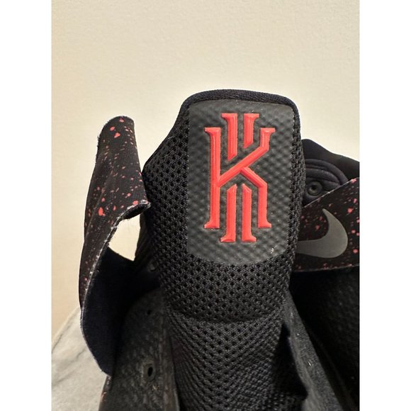 Nike Kyrie Basketball 🏀 Black Speckle Sneakers size 5.5Y (laces not included) - Picture 4 of 14